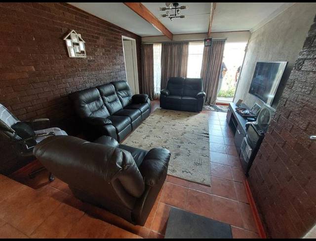 4 BEDROOM HOUSE FOR SALE IN VANDERBIJLPARK SE 1